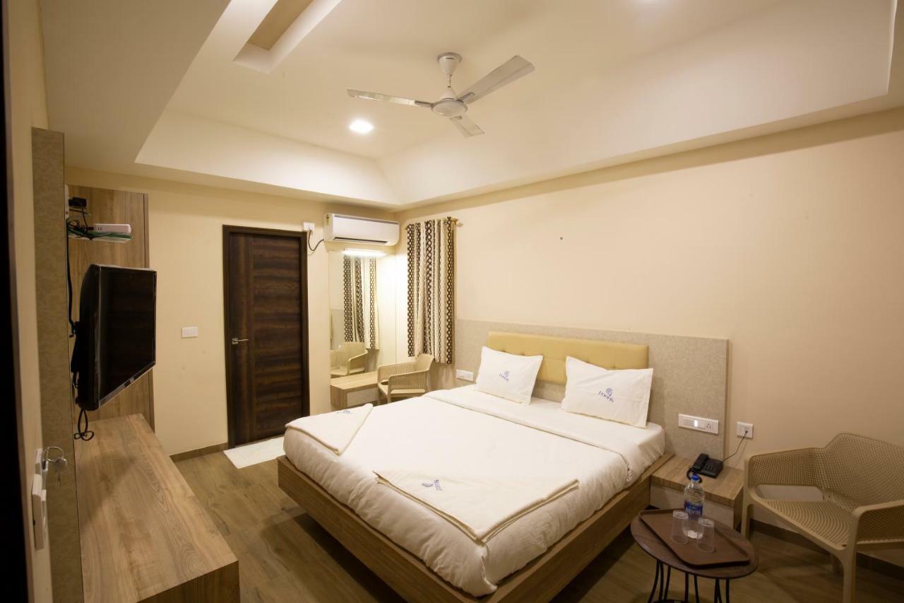 Ponnis Hotel Palni Exterior photo