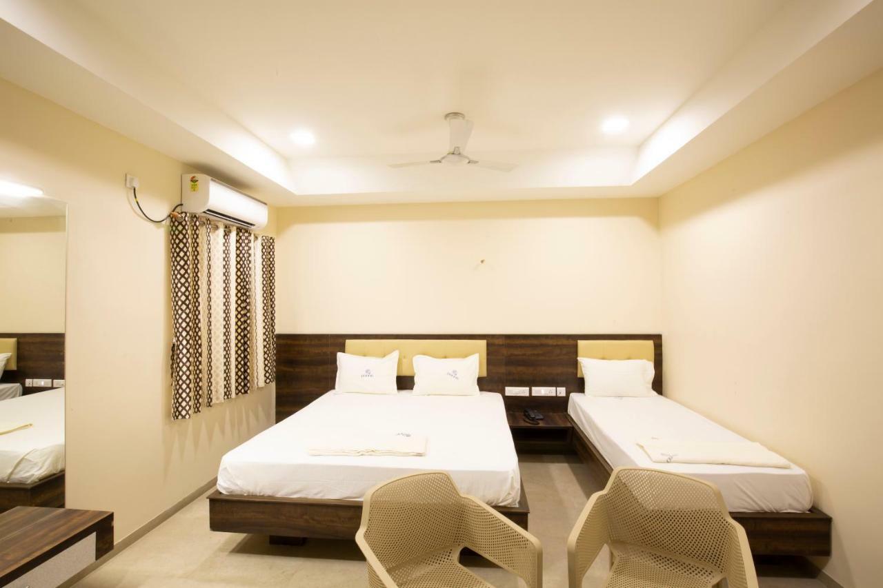 Ponnis Hotel Palni Exterior photo