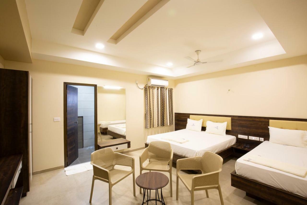 Ponnis Hotel Palni Exterior photo