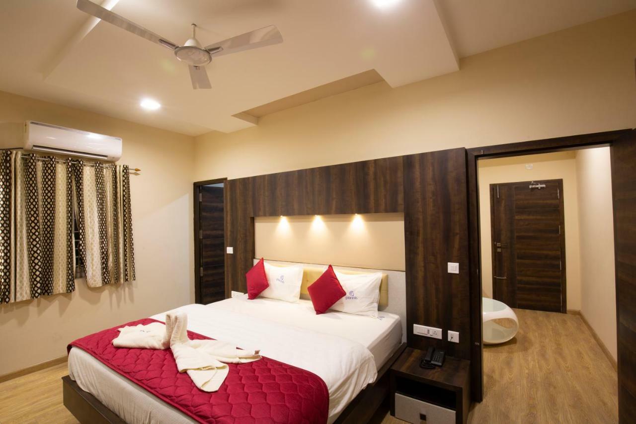 Ponnis Hotel Palni Exterior photo