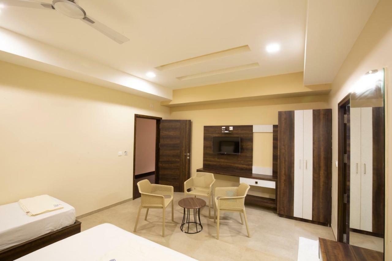 Ponnis Hotel Palni Exterior photo