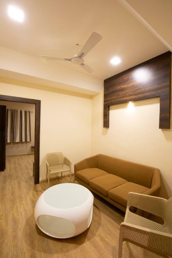 Ponnis Hotel Palni Exterior photo